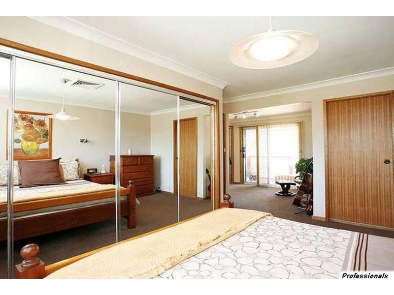 3 Hakea Close, Casula NSW 2170