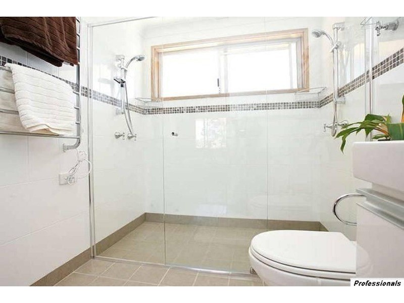 3 Hakea Close, Casula NSW 2170