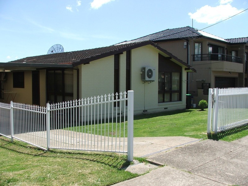 10 Rex Road, Georges Hall NSW 2198