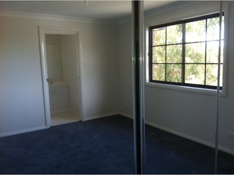 5A Flinders Crescent, Green Valley NSW 2168