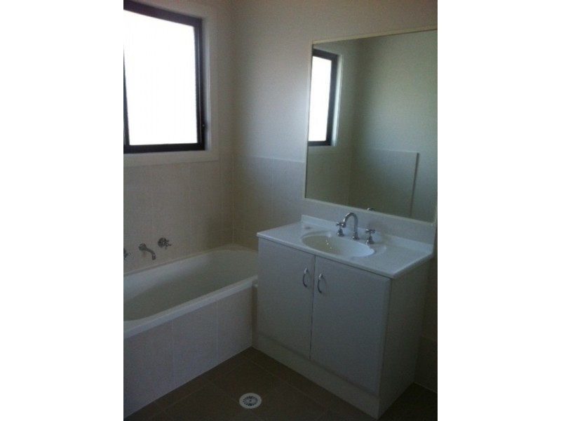 5A Flinders Crescent, Green Valley NSW 2168