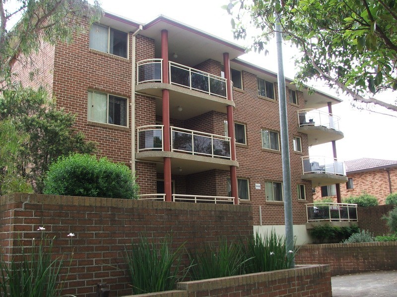 13/64 Cairds Avenue, Bankstown NSW 2200