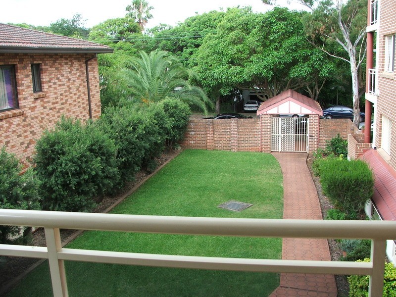 13/64 Cairds Avenue, Bankstown NSW 2200