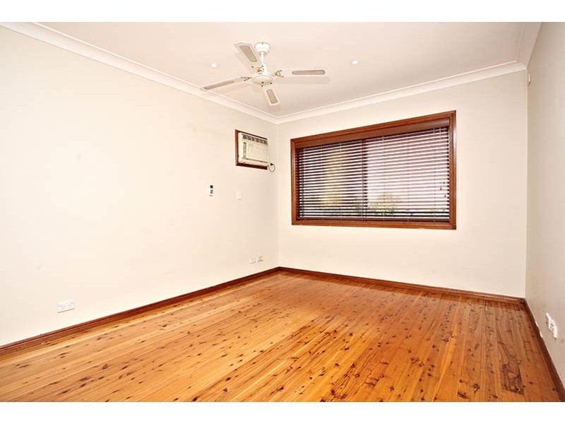 7 Konrad  Avenue, Greenacre NSW 2190