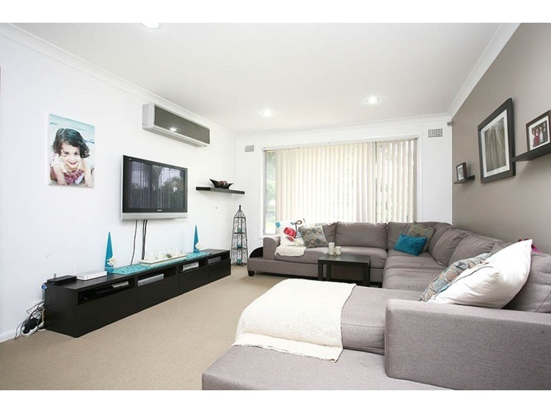 28 Donnington Avenue, Georges Hall NSW 2198