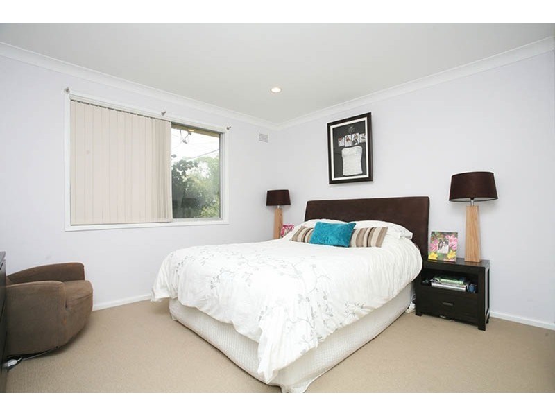 28 Donnington Avenue, Georges Hall NSW 2198