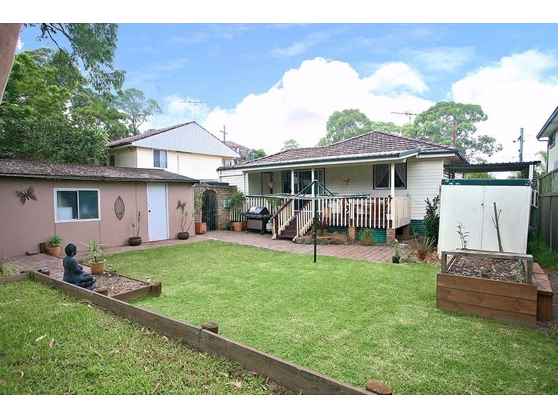 28 Donnington Avenue, Georges Hall NSW 2198