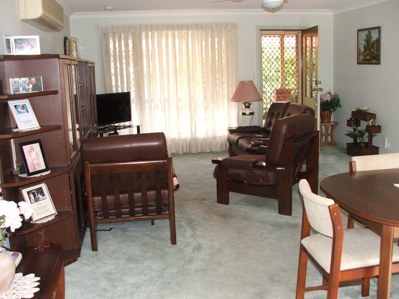 2/27 William Street, Condell Park NSW 2200