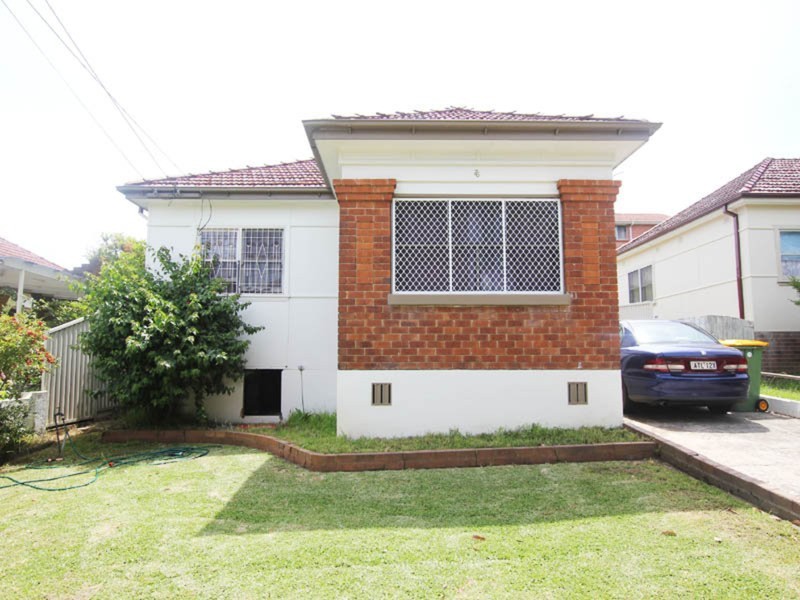 76 Cairds Avenue, Bankstown NSW 2200