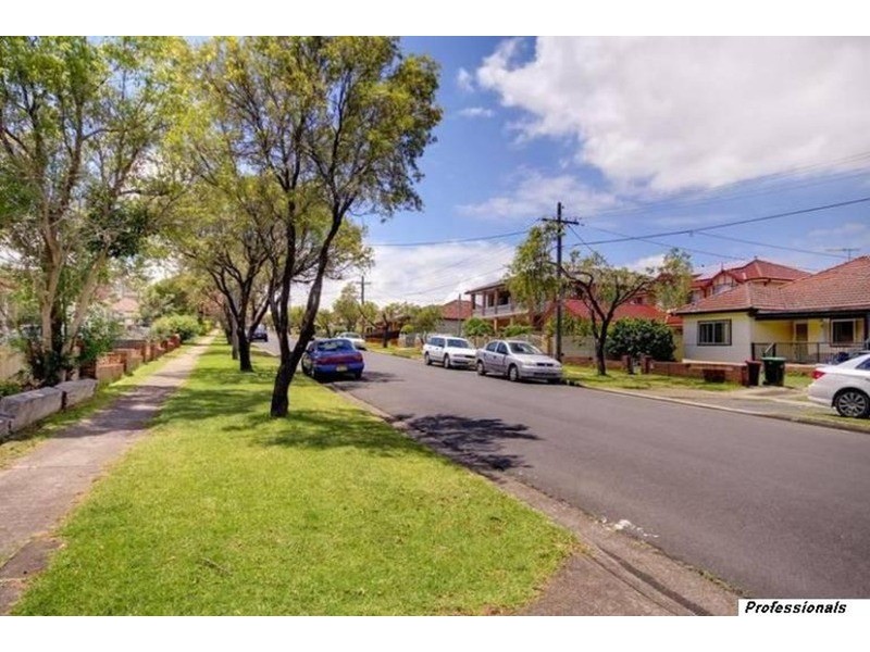 29 Petunia Avenue, Bankstown NSW 2200