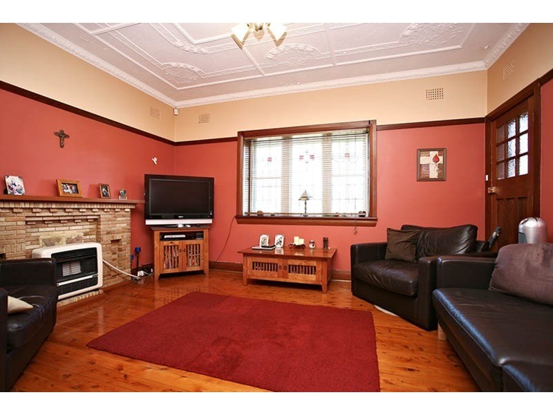 4 Sunny Crescent, Punchbowl NSW 2196