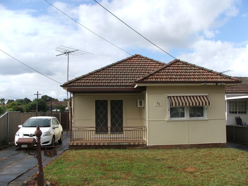 52 Oxford Avenue, Bankstown NSW 2200