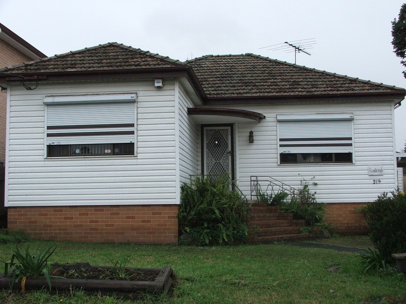 219 Wattle Street, Bankstown NSW 2200