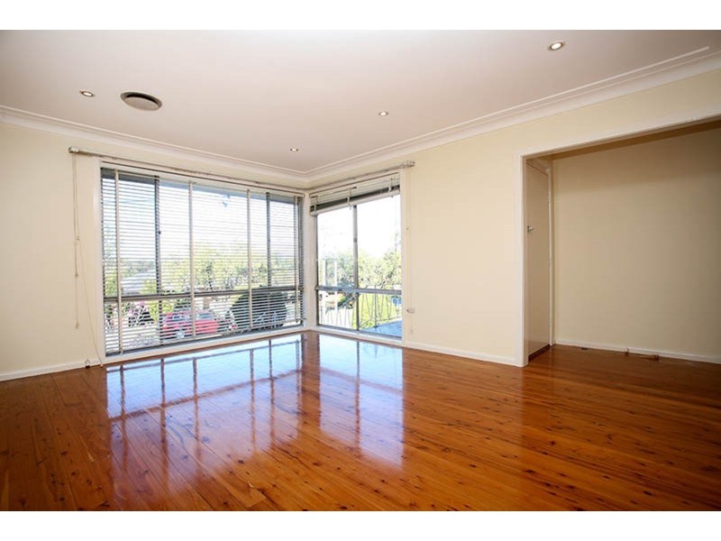 16 Suncroft Avenue, Georges Hall NSW 2198