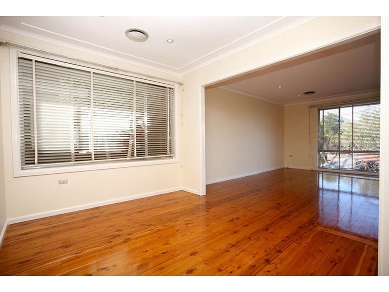 16 Suncroft Avenue, Georges Hall NSW 2198