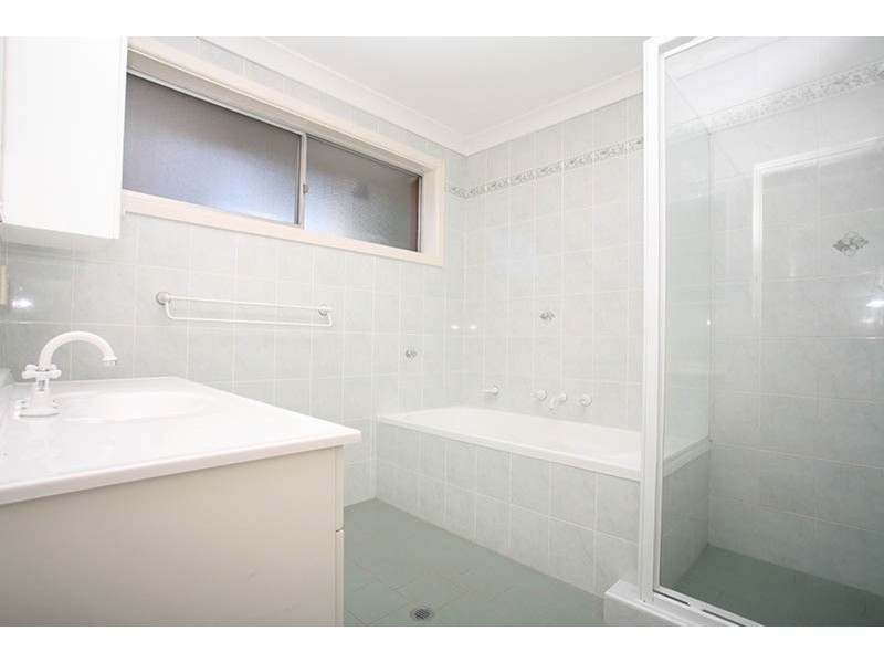 16 Suncroft Avenue, Georges Hall NSW 2198
