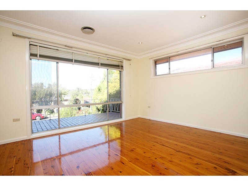 16 Suncroft Avenue, Georges Hall NSW 2198