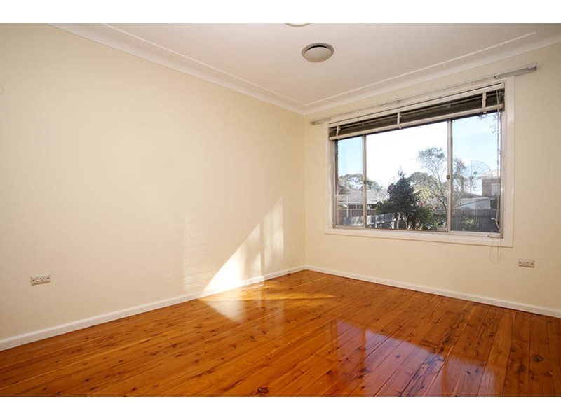 16 Suncroft Avenue, Georges Hall NSW 2198