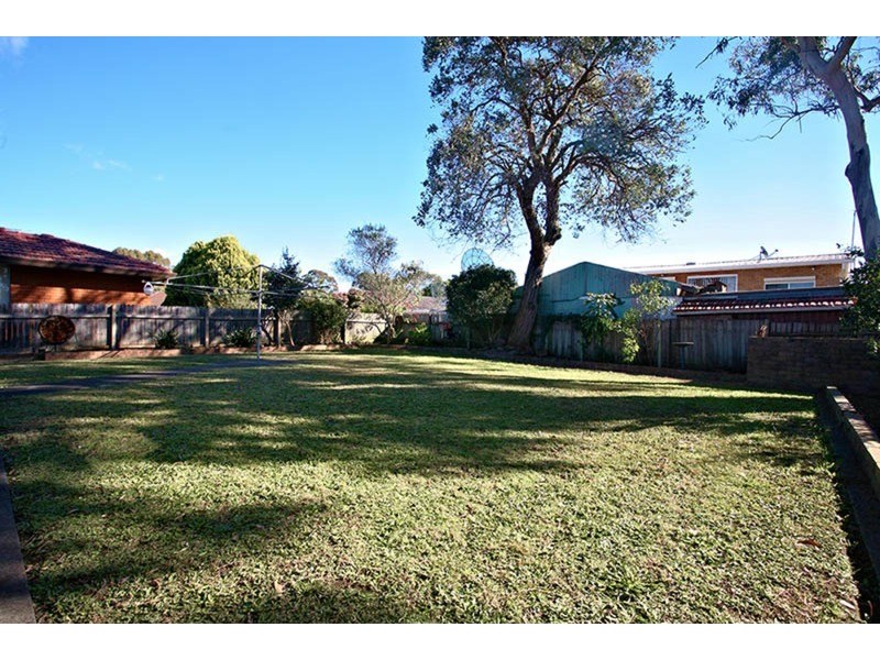 16 Suncroft Avenue, Georges Hall NSW 2198