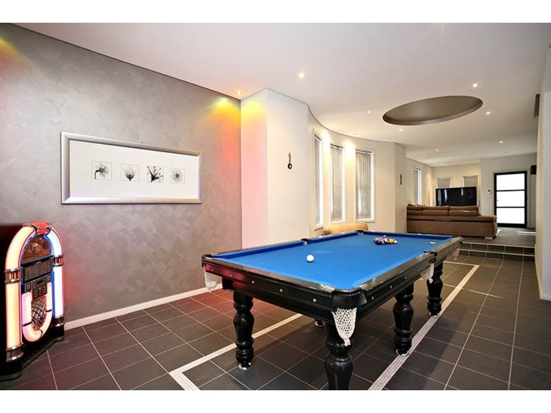 10 Lindsay Street, Panania NSW 2213