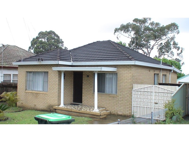 11 Lithgow Avenue, Yagoona NSW 2199