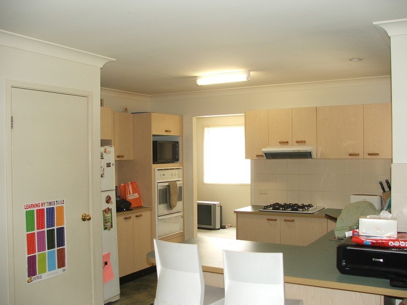 6 Wattle Grove Drive, Wattle Grove NSW 2173