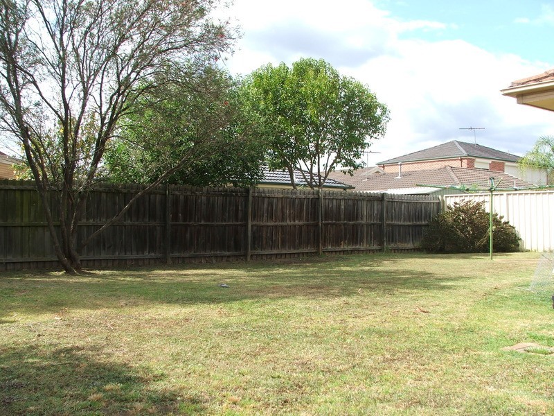6 Wattle Grove Drive, Wattle Grove NSW 2173