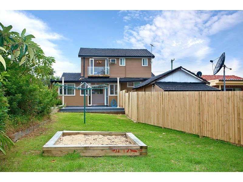 172 Banksia  Road, Greenacre NSW 2190