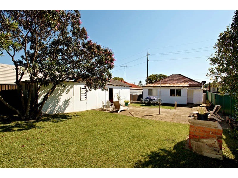 5 Holland  Street, Birrong NSW 2143