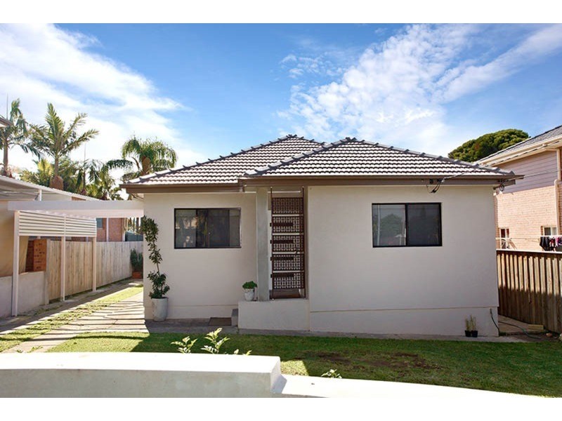 42 Riga Avenue, Greenacre NSW 2190