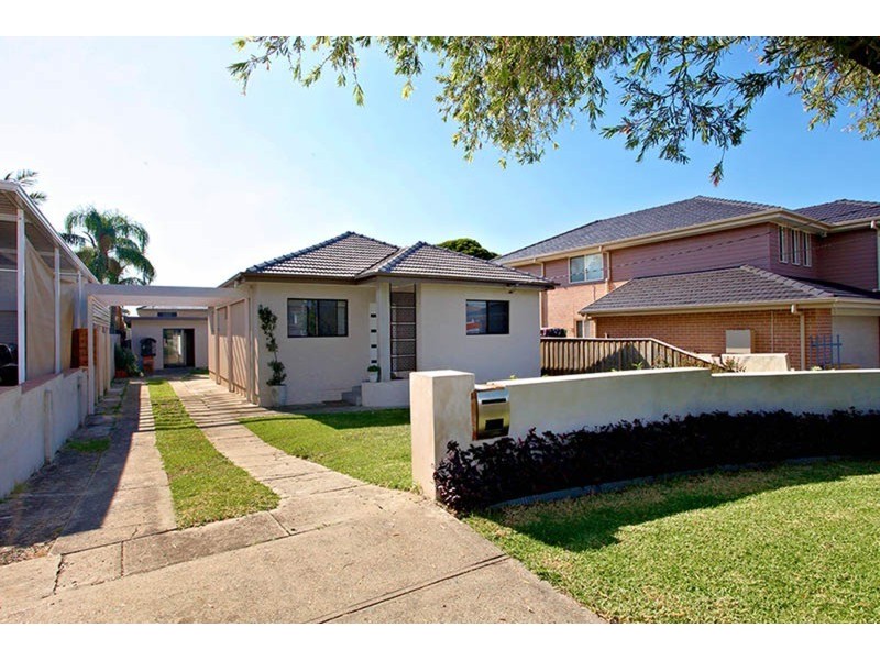 42 Riga Avenue, Greenacre NSW 2190