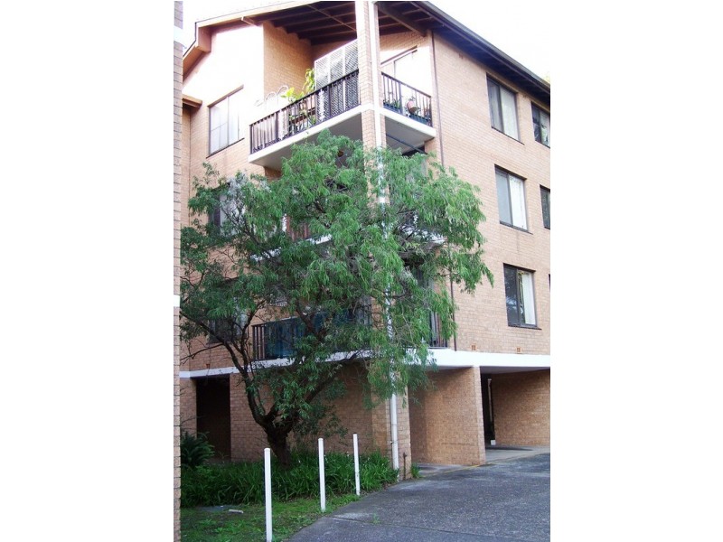 13/33-35 Sir Joseph Banks  Street, Bankstown NSW 2200