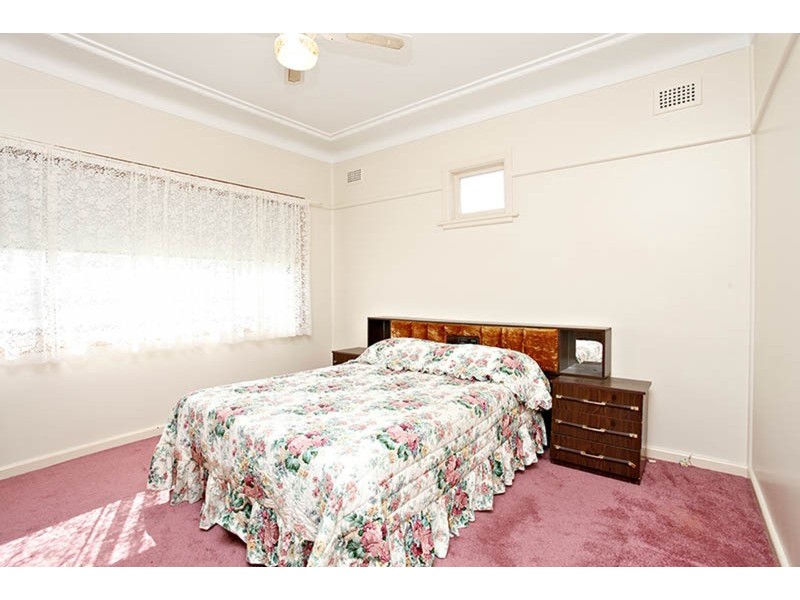 5 Holland  Street, Birrong NSW 2143