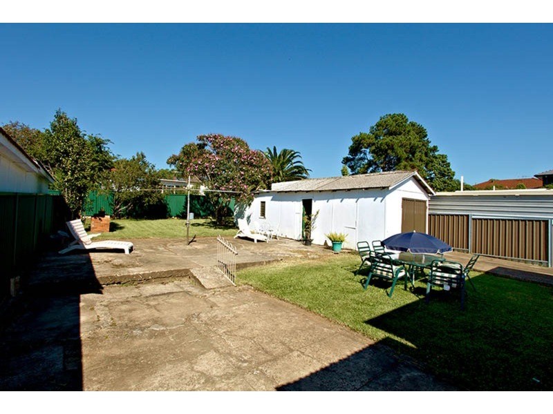 5 Holland  Street, Birrong NSW 2143