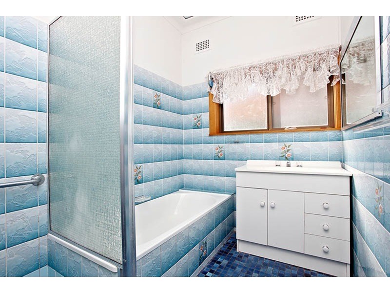 5 Holland  Street, Birrong NSW 2143