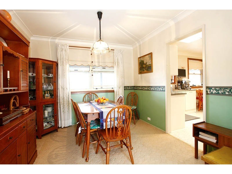 2 Petrie Place, Georges Hall NSW 2198