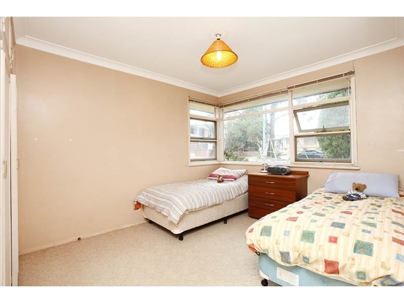 2 Petrie Place, Georges Hall NSW 2198