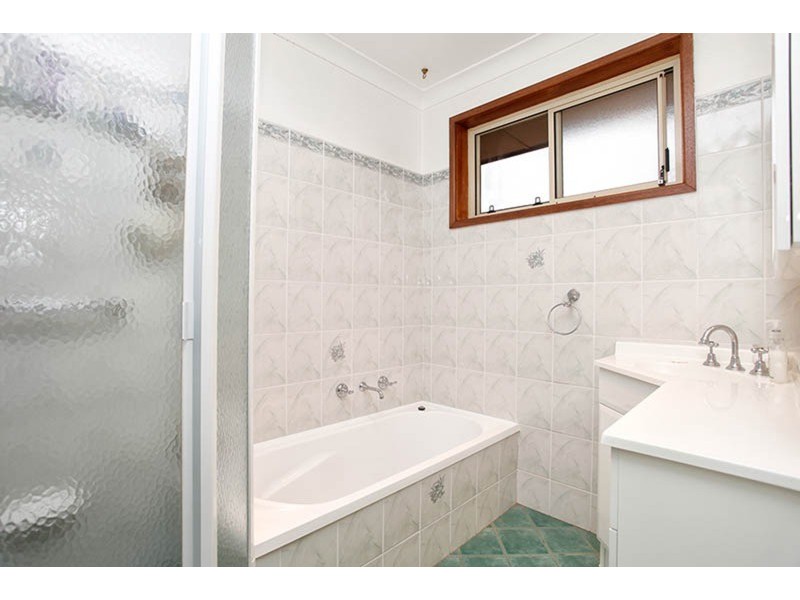 2 Petrie Place, Georges Hall NSW 2198