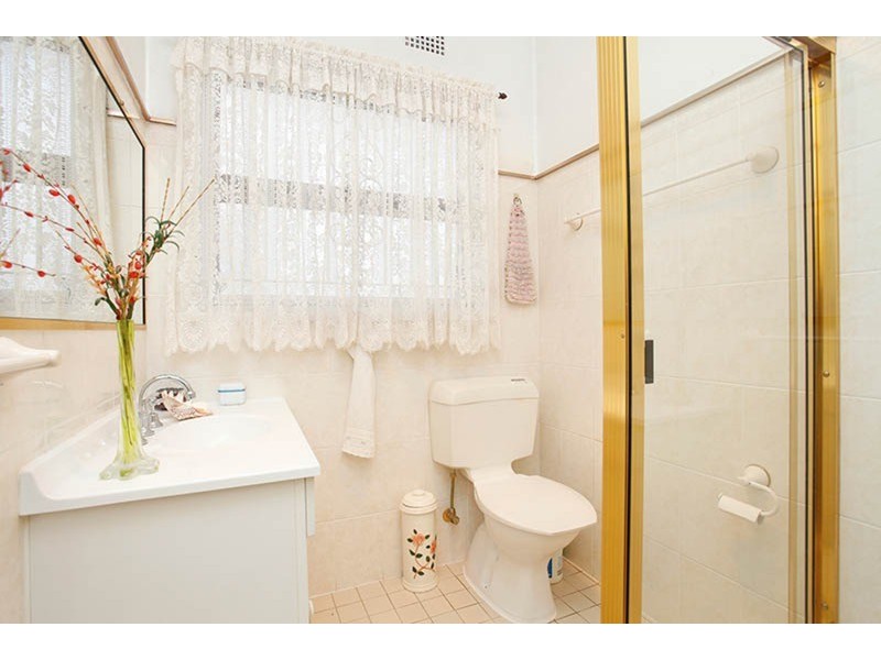 7 Lockwood  Avenue, Greenacre NSW 2190