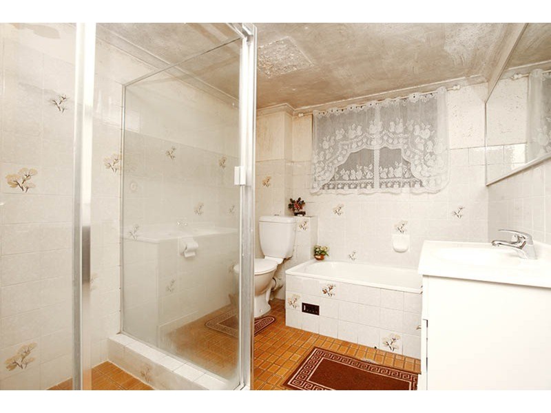 2/5-13 Dellwood  Street, Bankstown NSW 2200