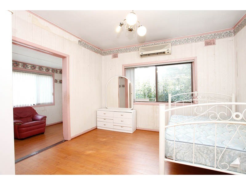 8 Fourth Avenue, Condell Park NSW 2200