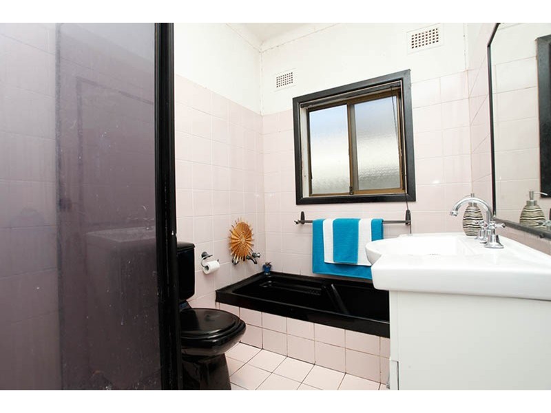 216 Blaxcell Street, Granville NSW 2142