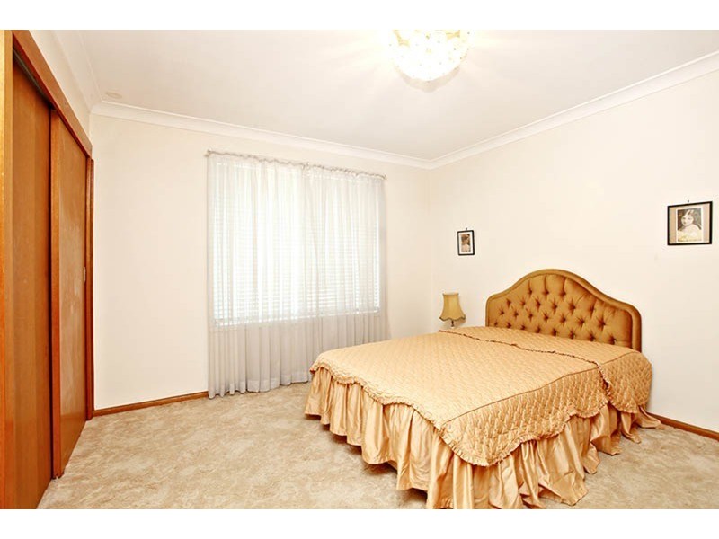 59 Saric Avenue, Georges Hall NSW 2198