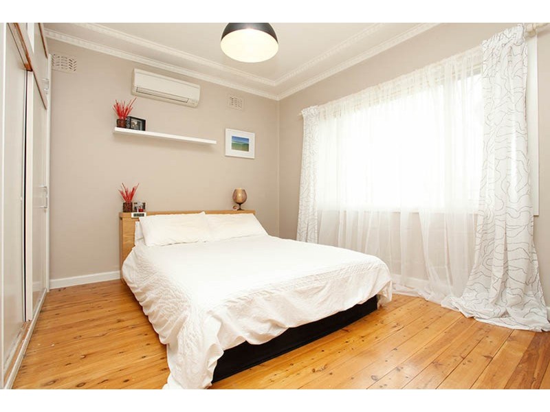 33 Beale Street, Georges Hall NSW 2198