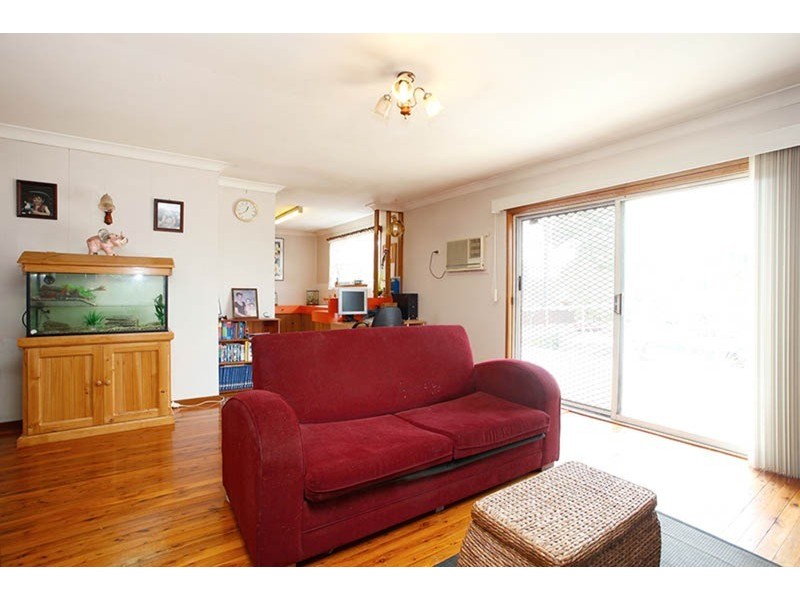 33 Beale Street, Georges Hall NSW 2198