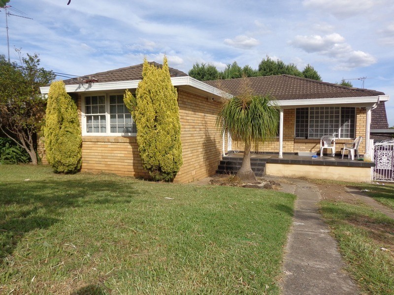 39 Birdwood Road, Georges Hall NSW 2198