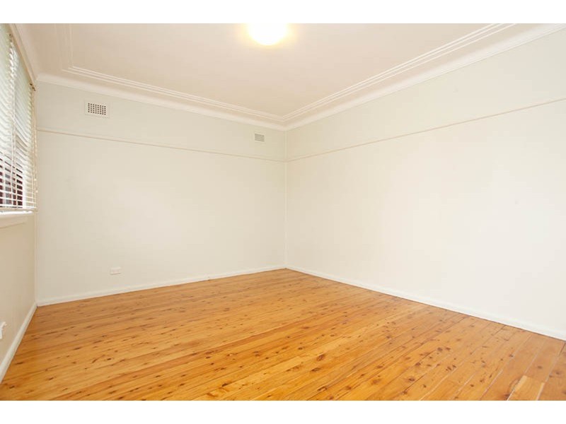 9 Bulwarra  Avenue, Sefton NSW 2162