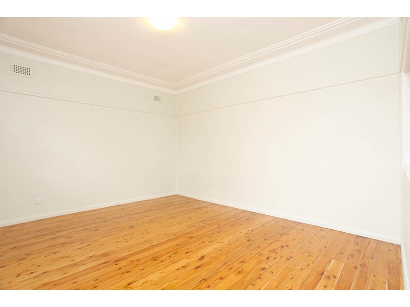 9 Bulwarra  Avenue, Sefton NSW 2162