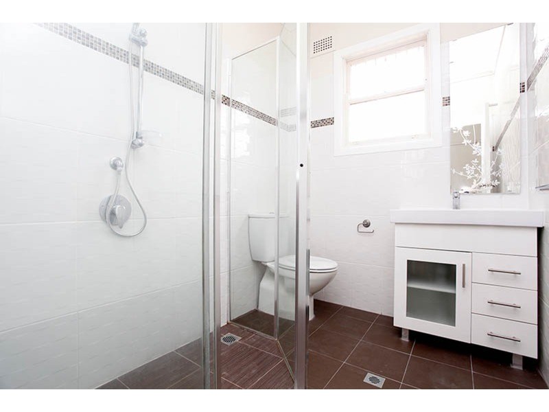 9 Bulwarra  Avenue, Sefton NSW 2162