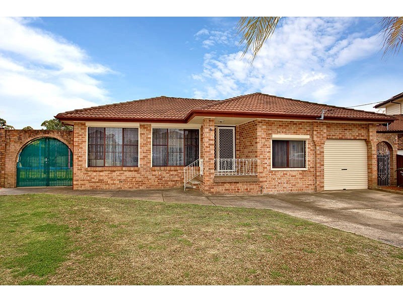 5 Tumut  Close, Bankstown NSW 2200